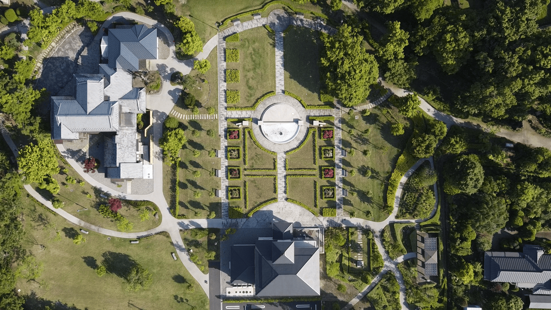 豊門公園の歴史的建築と庭園の風景